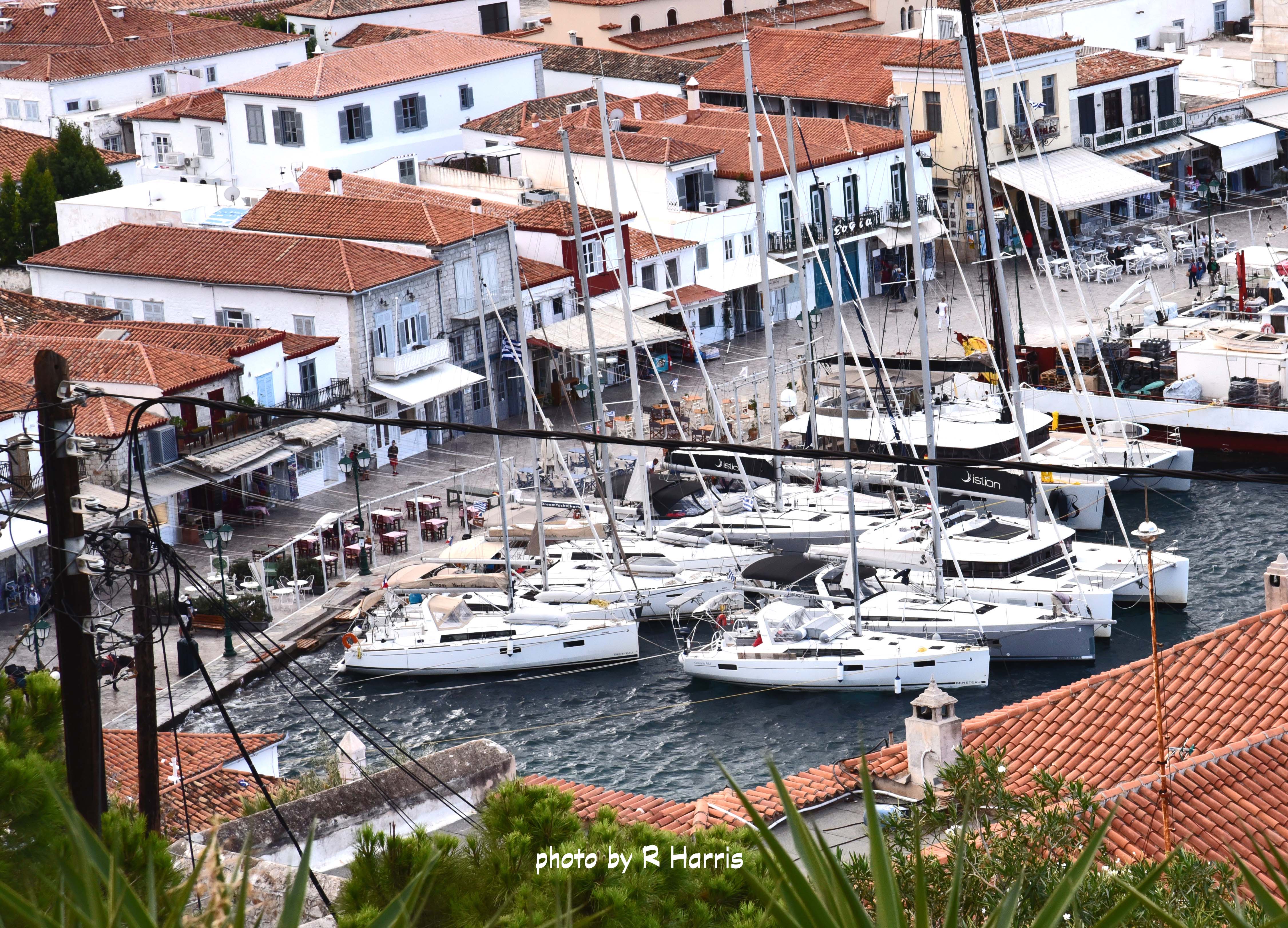 yachts at Idra